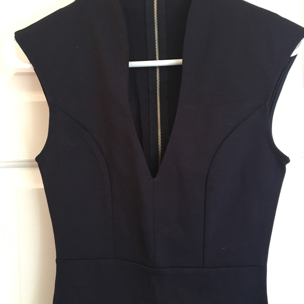 2/$11 💙 Navy Deep V Body Con Dress. NWOT - Picture 5 of 8
